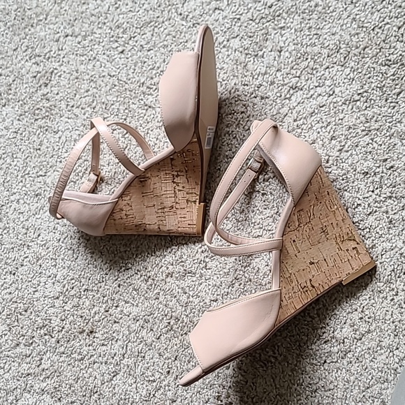 🎉Host Pick🎉 Dune Kasino Cross Strap Wedge Sandals, Nude, Leather - Picture 5 of 11